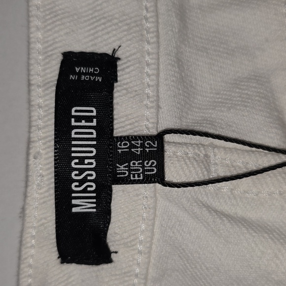 Misguided Extreme Rip Hem High Waisted Distressed White Shorts Women Size 12 - Picture 9 of 13